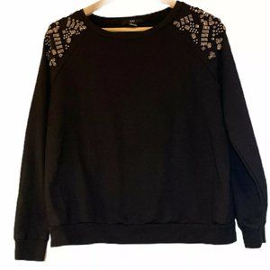 FOREVER 21 BLACK SWEATSHIRT WITH EMBELLISHED MED